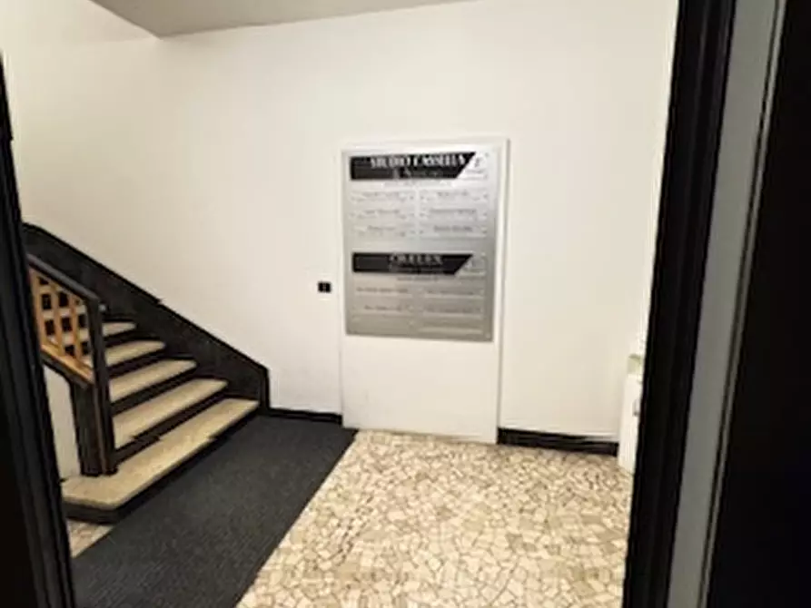 Immagine 12 di Ufficio in affitto  a Padova