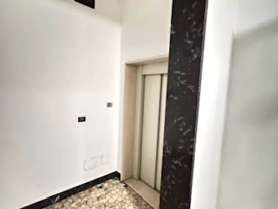 Immagine 13 di Ufficio in affitto  a Padova