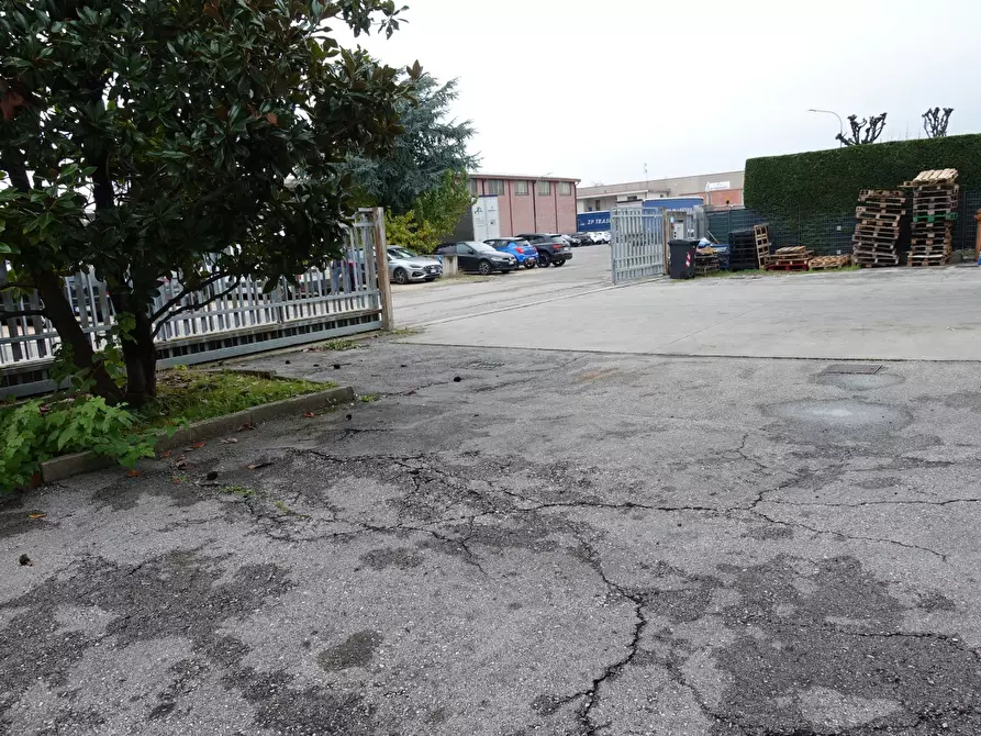 Immagine 14 di Capannone industriale in affitto  a Mestrino