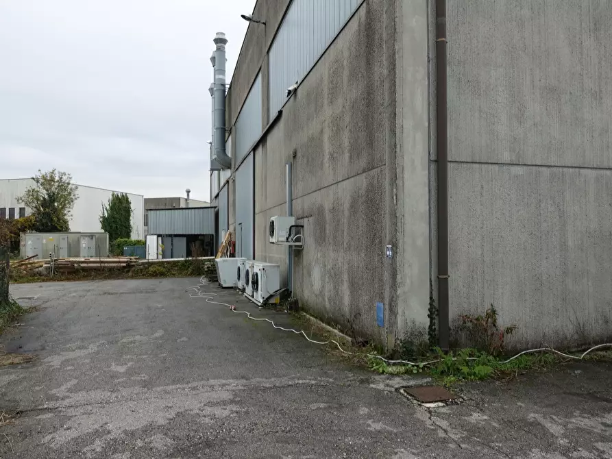 Immagine 18 di Capannone industriale in affitto  a Mestrino