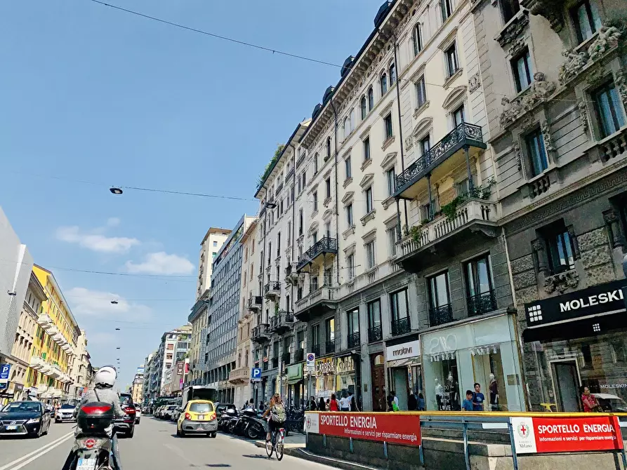 Immagine 1 di Negozio in affitto  in CORDO BUENOS AIRES  a Milano