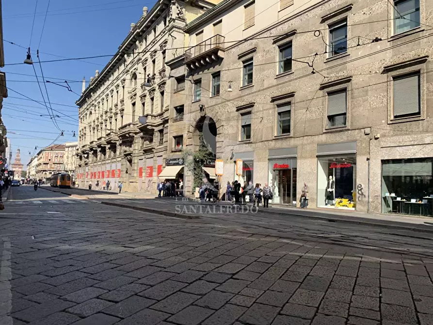 Immagine 10 di Negozio in affitto  in VIA TORINO a Milano
