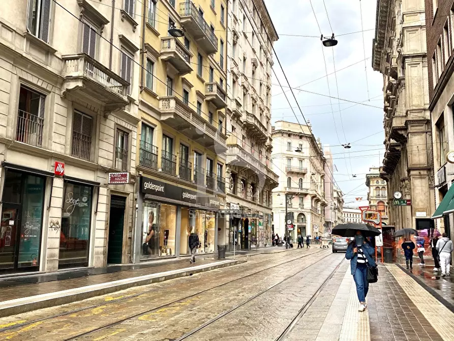 Immagine 1 di Negozio in affitto  in VIA TORINO a Milano