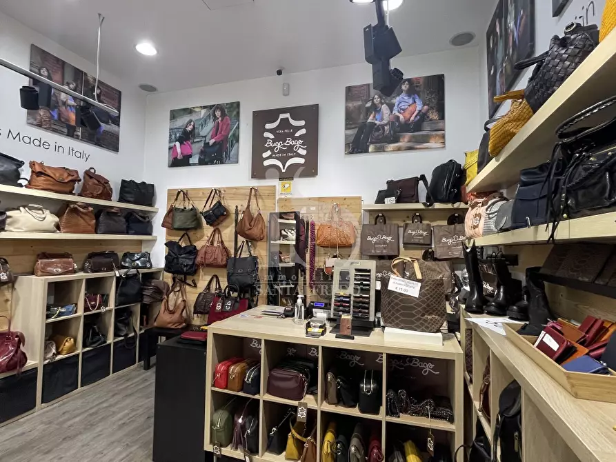 Immagine 10 di Negozio in affitto  in CORSO BUENOS AIRES  a Milano