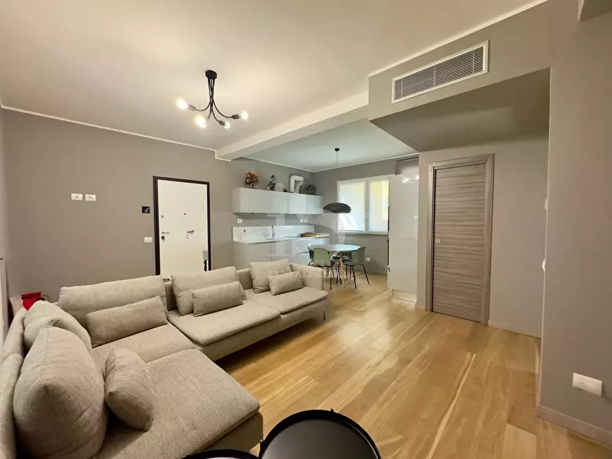 Immagine 4 di Appartamento in affitto  in VIA ANTONIO SMAREGLIA  a Milano