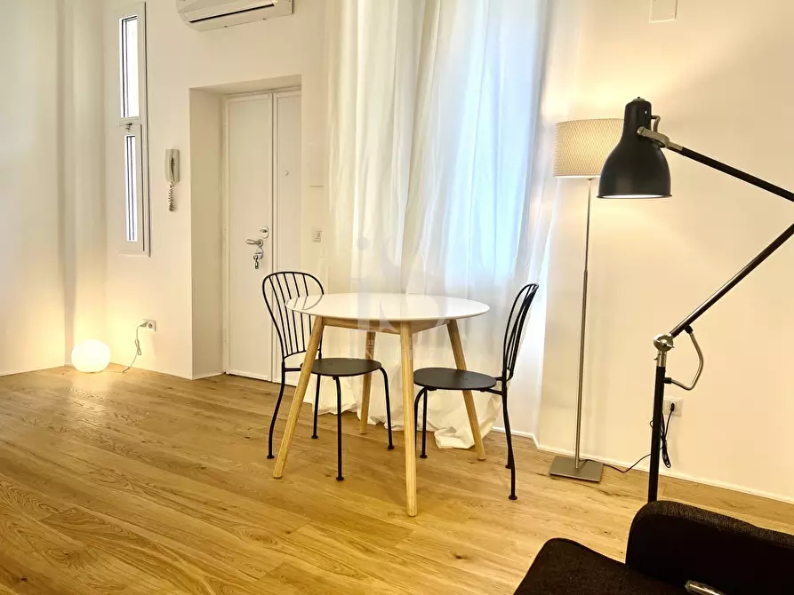 Immagine 4 di Appartamento in affitto  in VIA TORTONA  a Milano