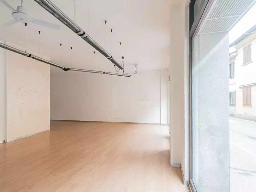 Immagine 16 di Negozio in affitto  in VIA LIBERTA' a Concorezzo