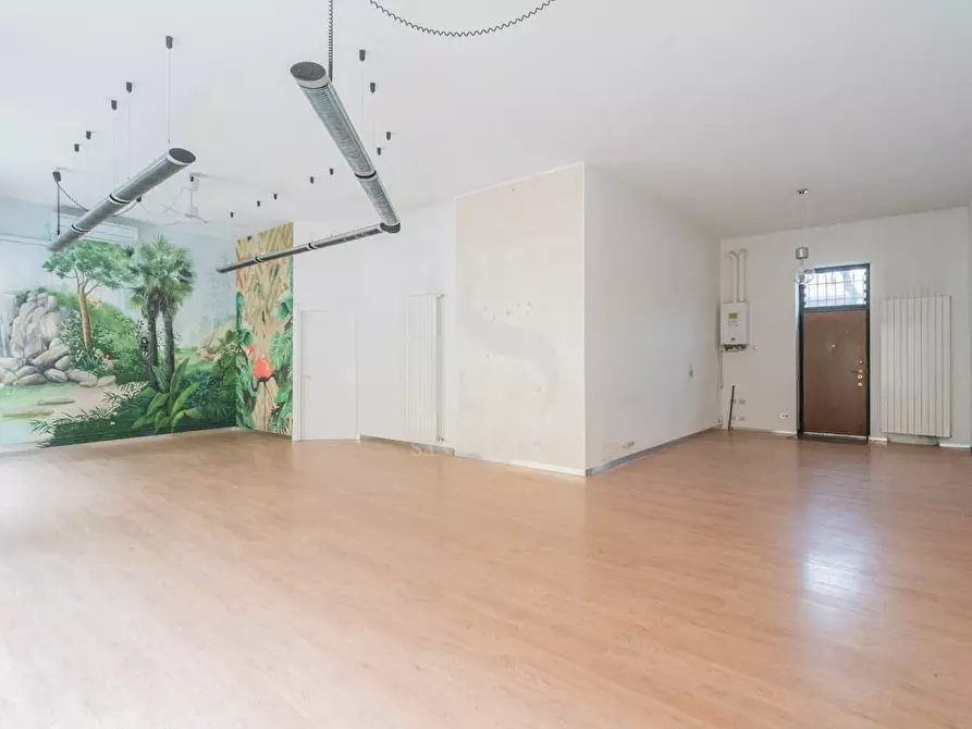 Immagine 9 di Negozio in affitto  in VIA LIBERTA' a Concorezzo