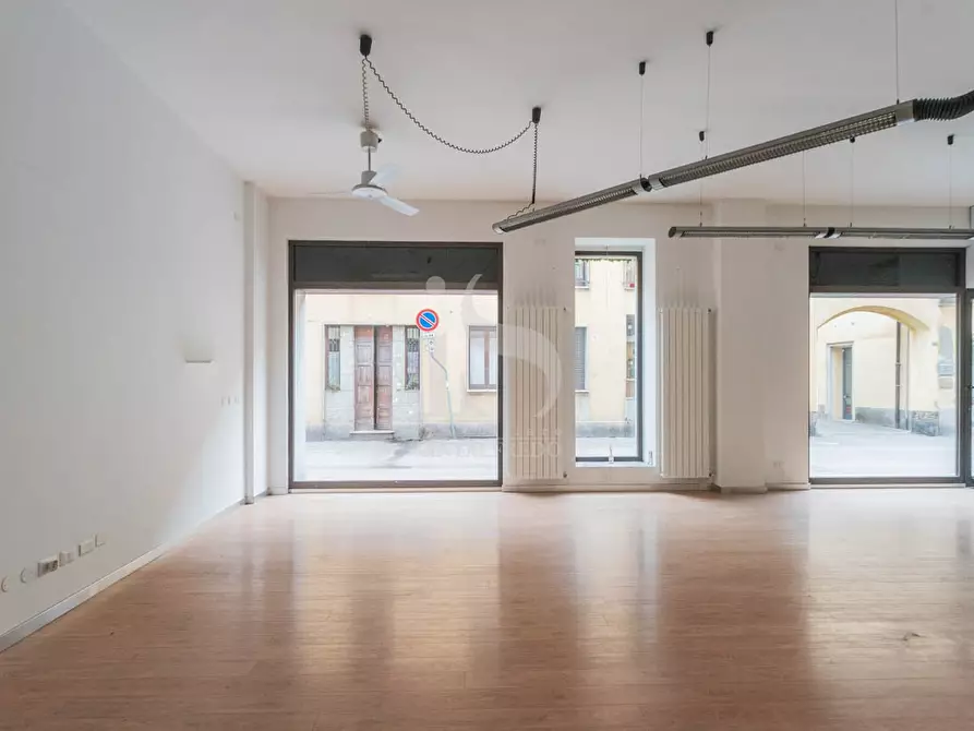 Immagine 14 di Negozio in affitto  in VIA LIBERTA' a Concorezzo