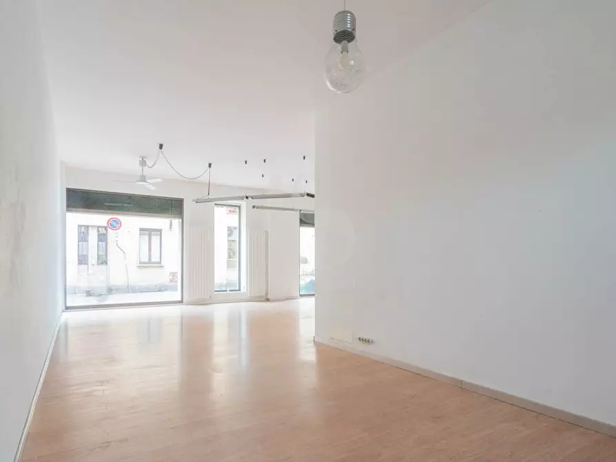 Immagine 17 di Negozio in affitto  in VIA LIBERTA' a Concorezzo