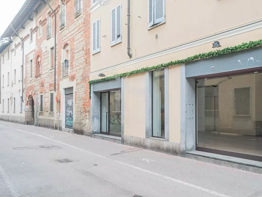 Immagine 25 di Negozio in affitto  in VIA LIBERTA' a Concorezzo
