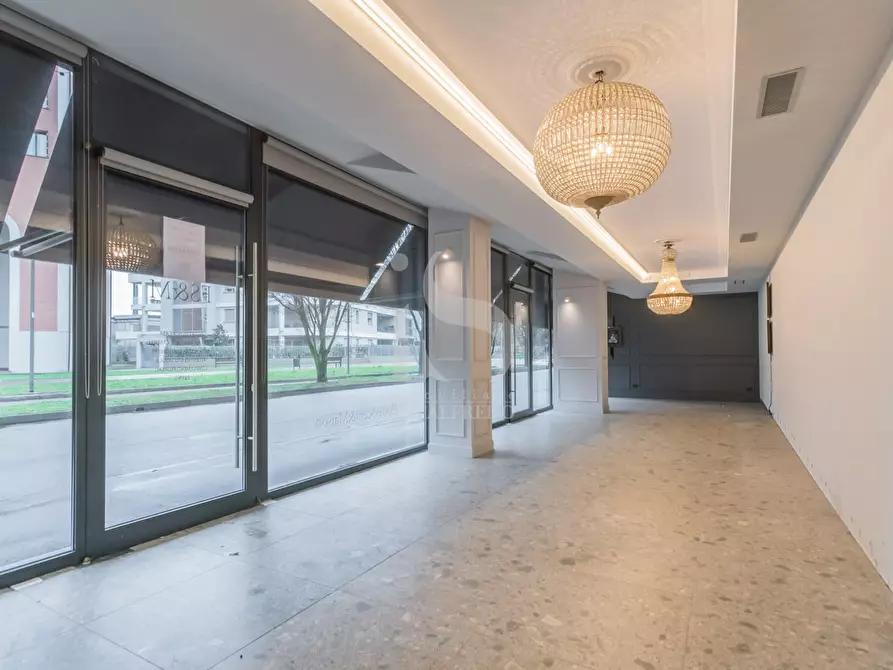 Immagine 10 di Negozio in affitto  in VIA MONTE ROSA a Concorezzo