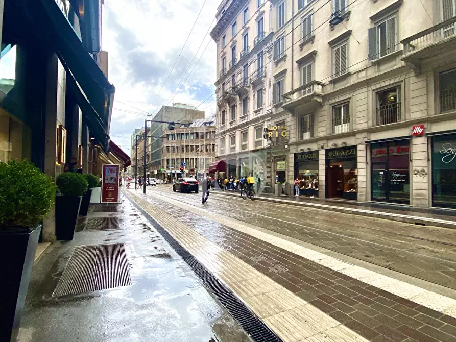 Immagine 1 di Negozio in affitto  in VIA TORINO a Milano