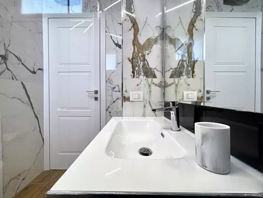 Immagine 12 di Monolocale in affitto  in VIA SANTA SOFIA  a Milano