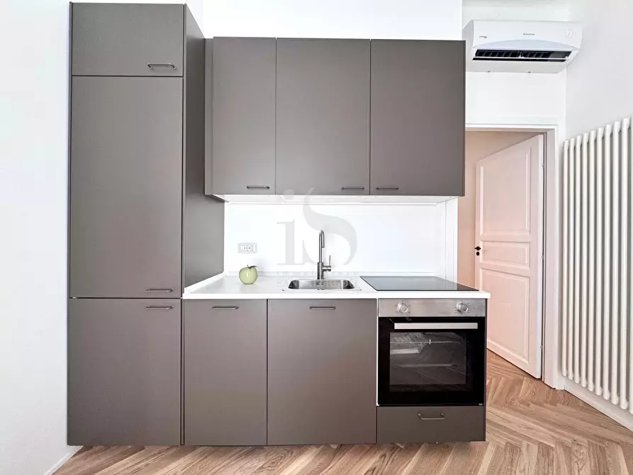 Immagine 6 di Appartamento in affitto  in VIA FARINI a Milano