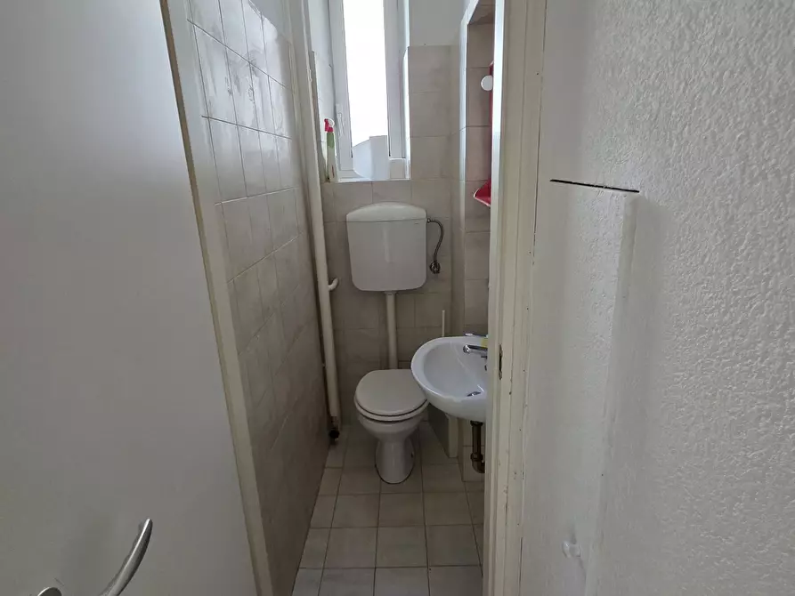 Immagine 14 di Appartamento in affitto  in via Maiolica a Trieste