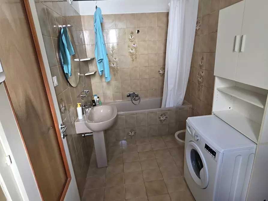 Immagine 10 di Appartamento in affitto  in via Maiolica a Trieste