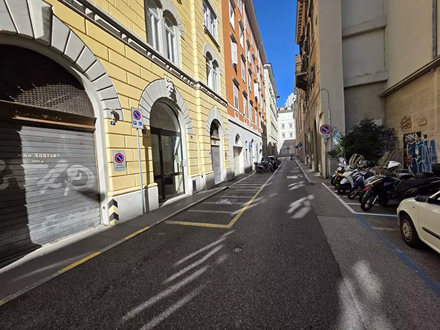 Immagine 1 di Appartamento in affitto  in via Maiolica a Trieste