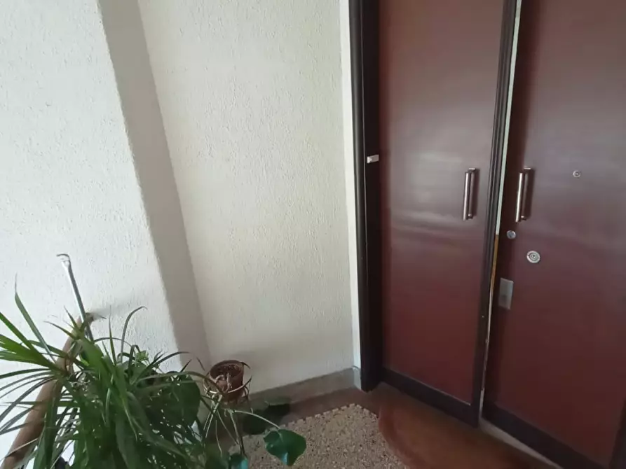 Immagine 17 di Appartamento in affitto  in Via Donadoni a Trieste