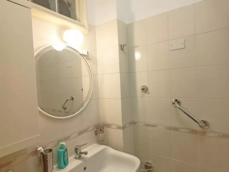 Immagine 8 di Appartamento in affitto  in Via Donadoni a Trieste