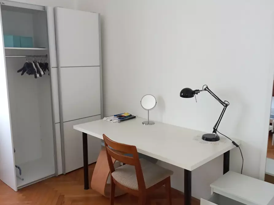 Immagine 6 di Appartamento in affitto  a Trieste