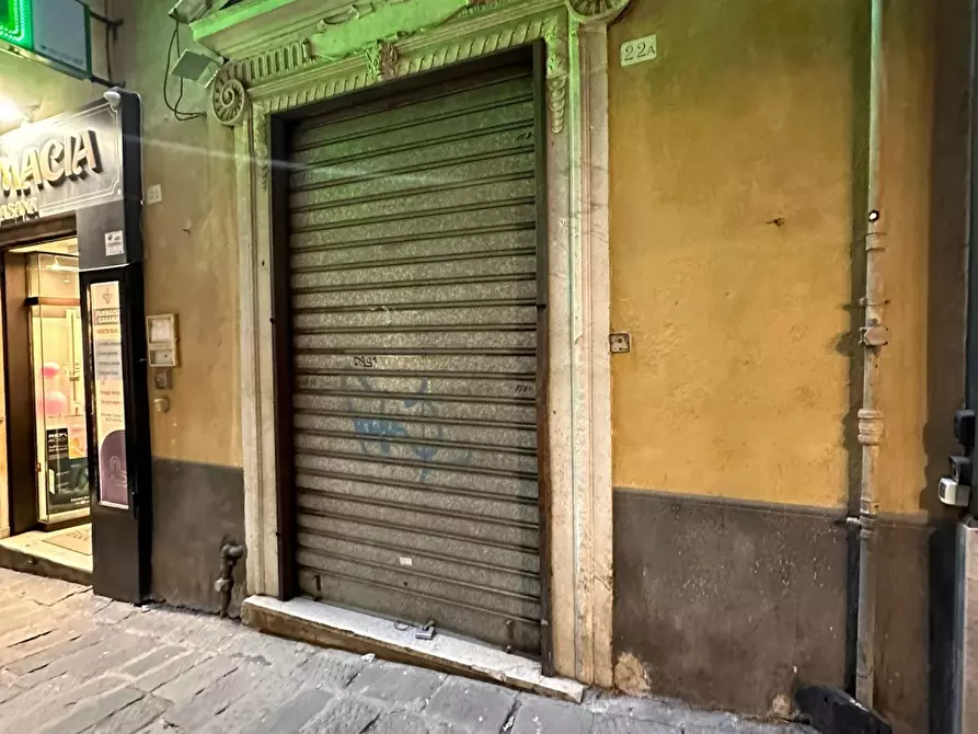 Immagine 1 di Negozio in affitto  in Vico Della Casana  a Genova