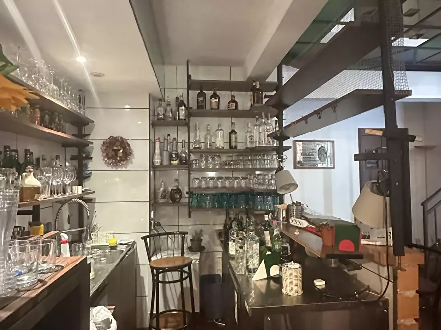 Immagine 4 di Locale commerciale in affitto  in Via Timavo a Genova