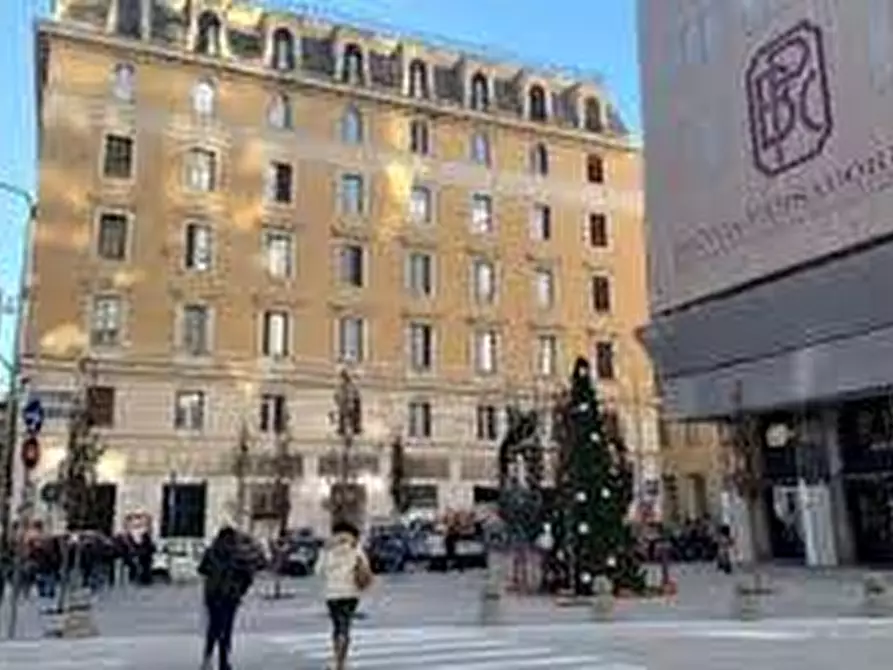 Immagine 4 di Locale commerciale in affitto  in Via Dodici Ottobre a Genova