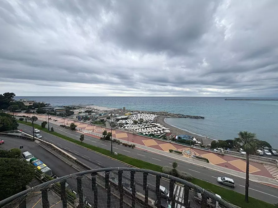 Immagine 12 di Appartamento in affitto  in Corso Italia a Genova