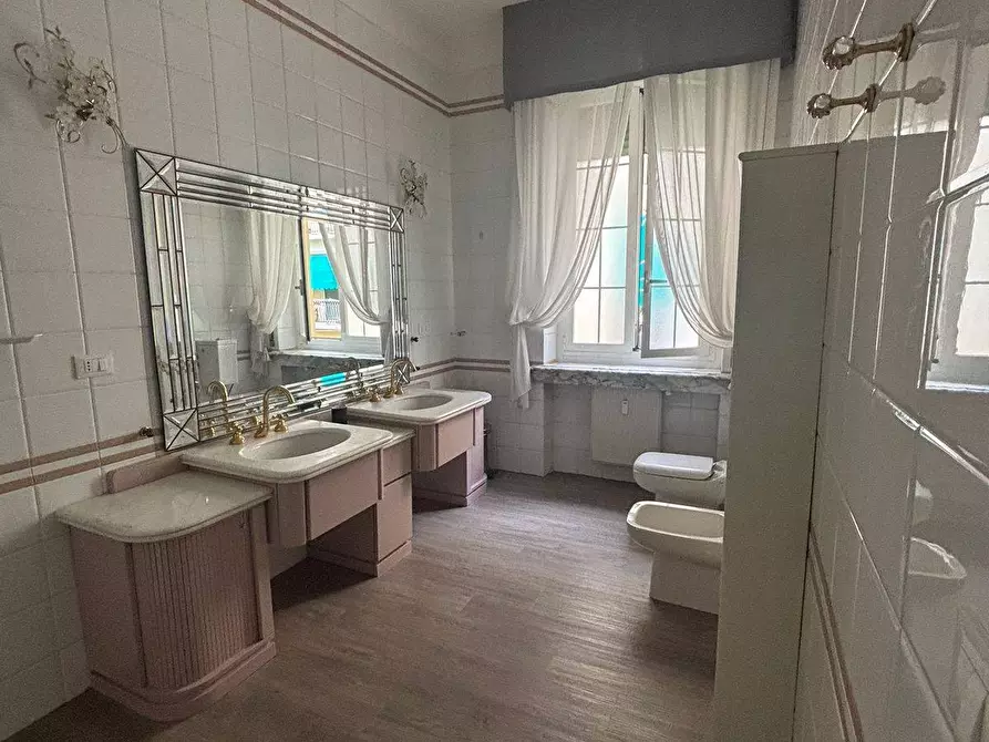 Immagine 22 di Appartamento in affitto  in Corso Italia a Genova