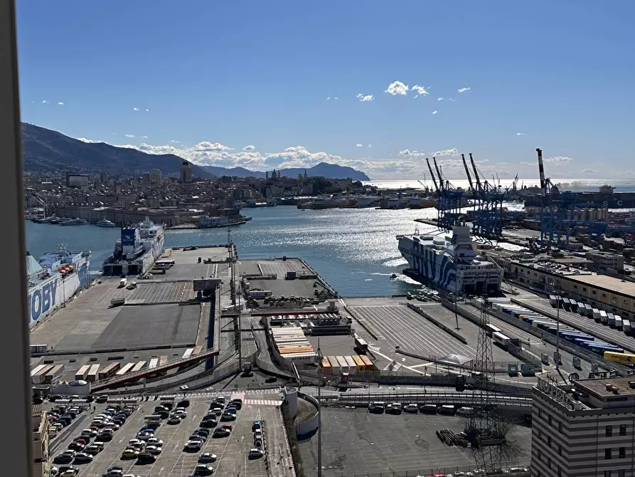 Immagine 4 di Ufficio in affitto  in Piazza Roberto Baldini a Genova