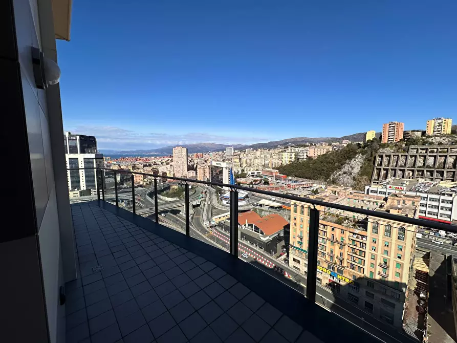 Immagine 12 di Ufficio in affitto  in Piazza Roberto Baldini a Genova