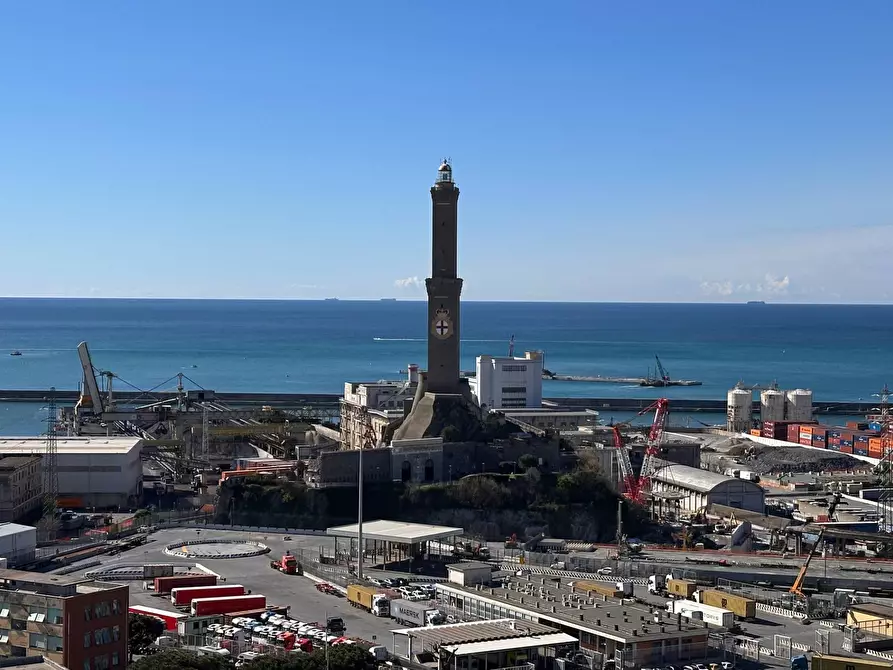 Immagine 21 di Ufficio in affitto  in Piazza Roberto Baldini a Genova