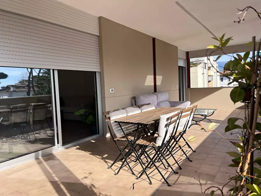 Immagine 1 di Appartamento in affitto  a Viareggio