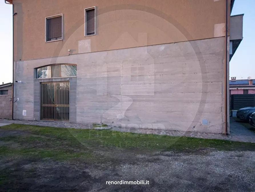 Immagine 4 di Magazzino in affitto  in Via XXV Aprile a Villanterio