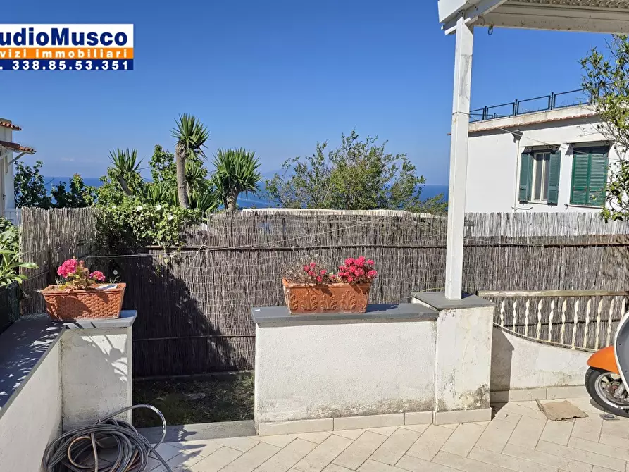 Immagine 3 di Appartamento in affitto  in Traversa alla Provinciale a Capri
