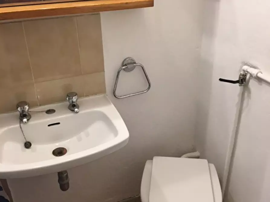 Immagine 5 di Appartamento in affitto  in via Broccaindosso a Bologna