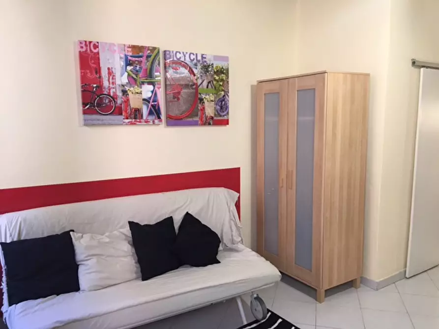 Immagine 11 di Appartamento in affitto  in via Broccaindosso a Bologna