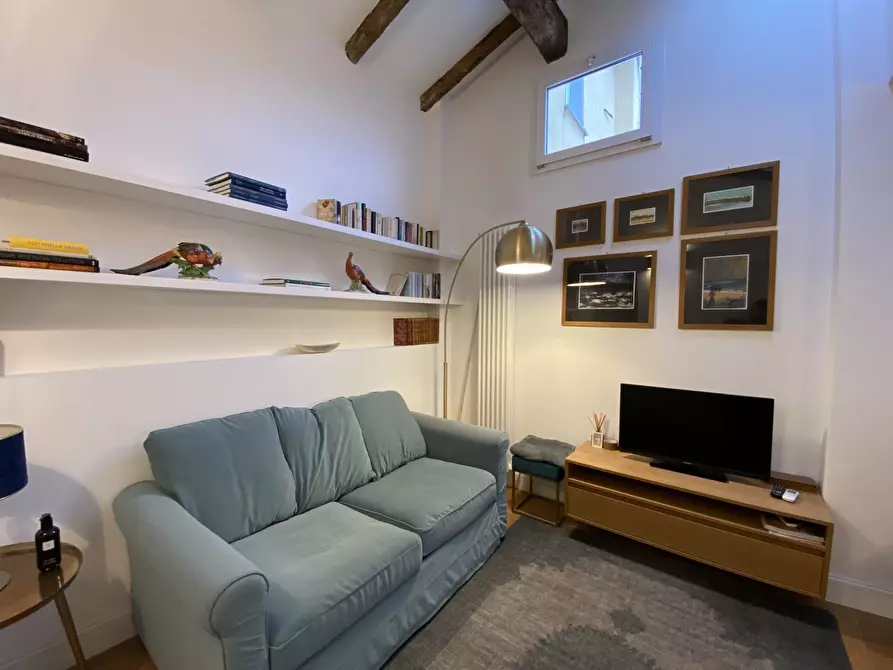Immagine 1 di Appartamento in affitto  in via Castiglione a Bologna