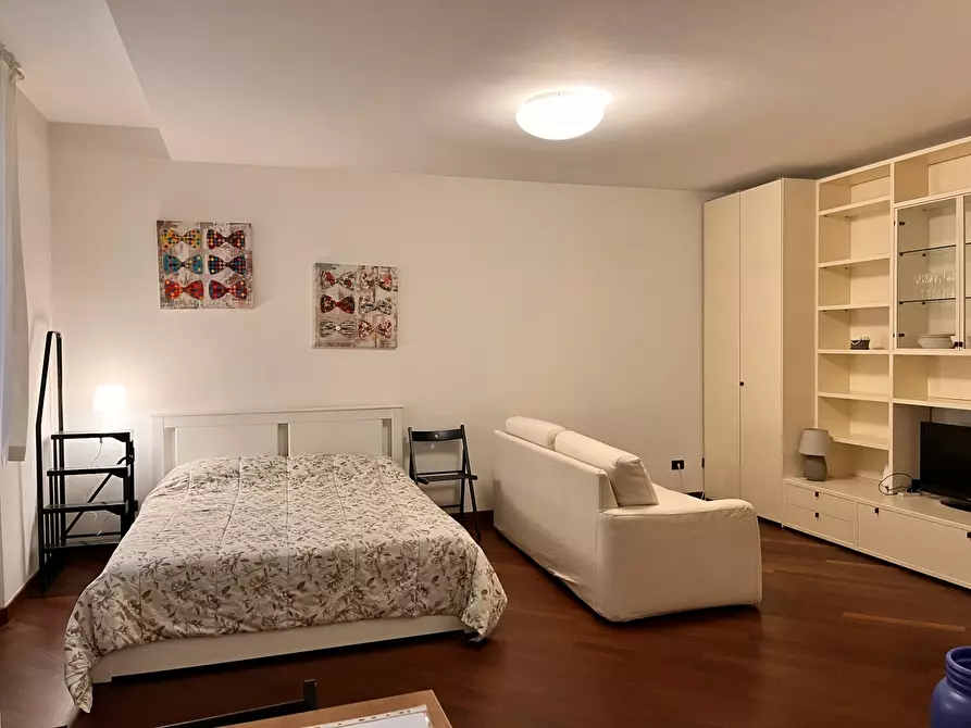 Immagine 4 di Appartamento in affitto  in via Riva Reno  a Bologna