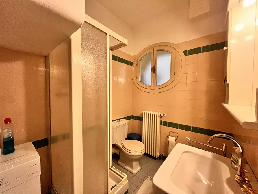 Immagine 10 di Appartamento in affitto  in via Riva Reno  a Bologna