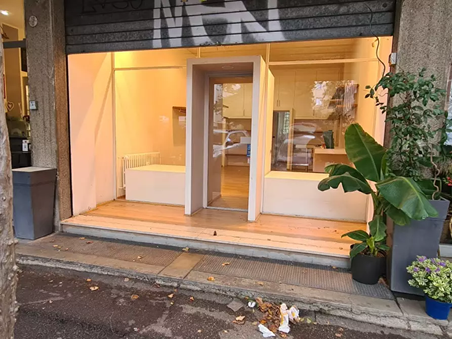 Immagine 1 di Negozio in affitto  in via Borghi Mamo  a Bologna