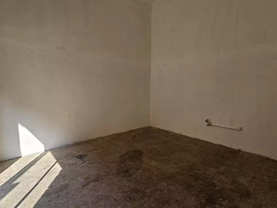 Immagine 2 di Magazzino in affitto  in VIA FRASSINAGO a Bologna