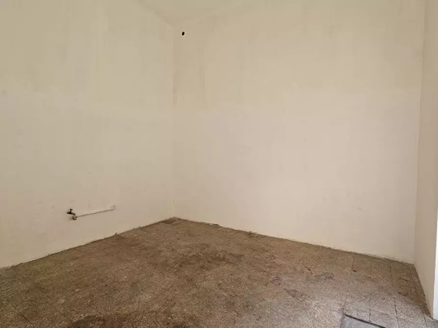 Immagine 3 di Magazzino in affitto  in VIA FRASSINAGO a Bologna