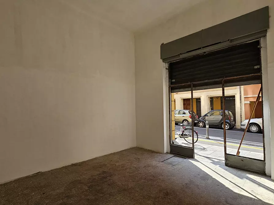 Immagine 4 di Magazzino in affitto  in VIA FRASSINAGO a Bologna