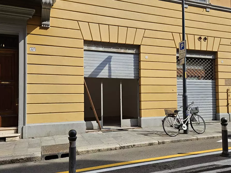 Immagine 1 di Magazzino in affitto  in VIA FRASSINAGO a Bologna