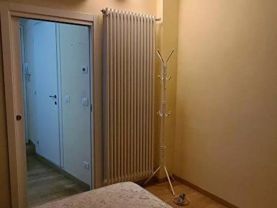 Immagine 3 di Appartamento in affitto  in VIA FARINI  a Bologna