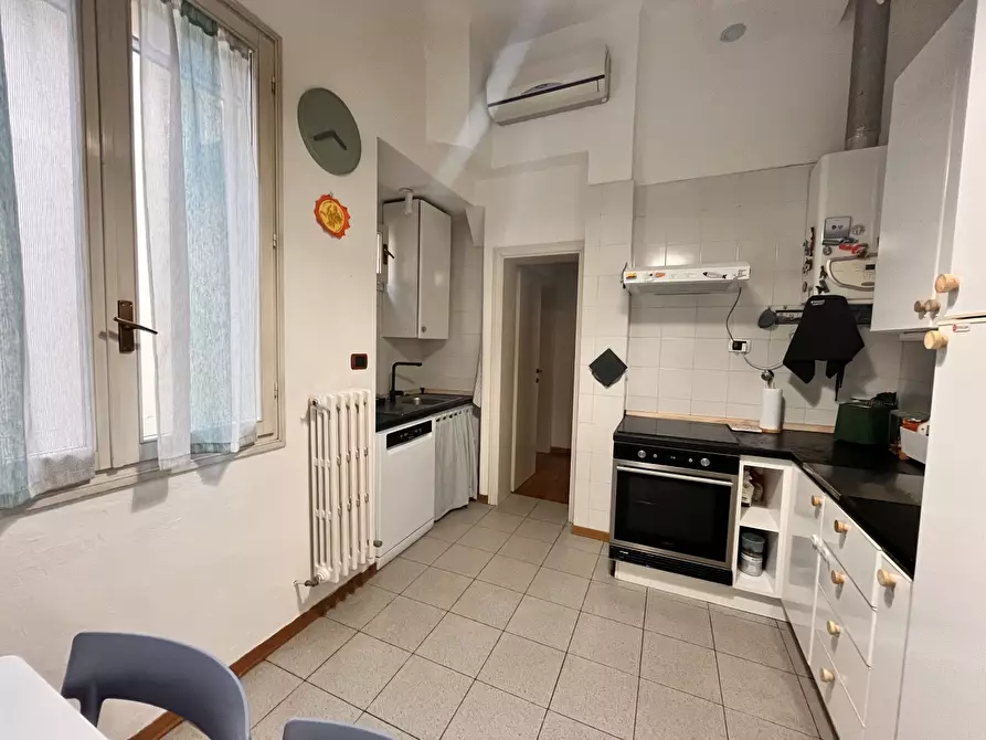 Immagine 13 di Appartamento in affitto  in VIA SAN VITALE  a Bologna
