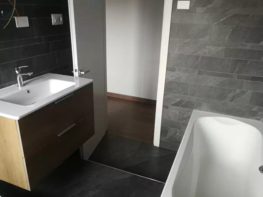 Immagine 6 di Appartamento in affitto  a Pesaro