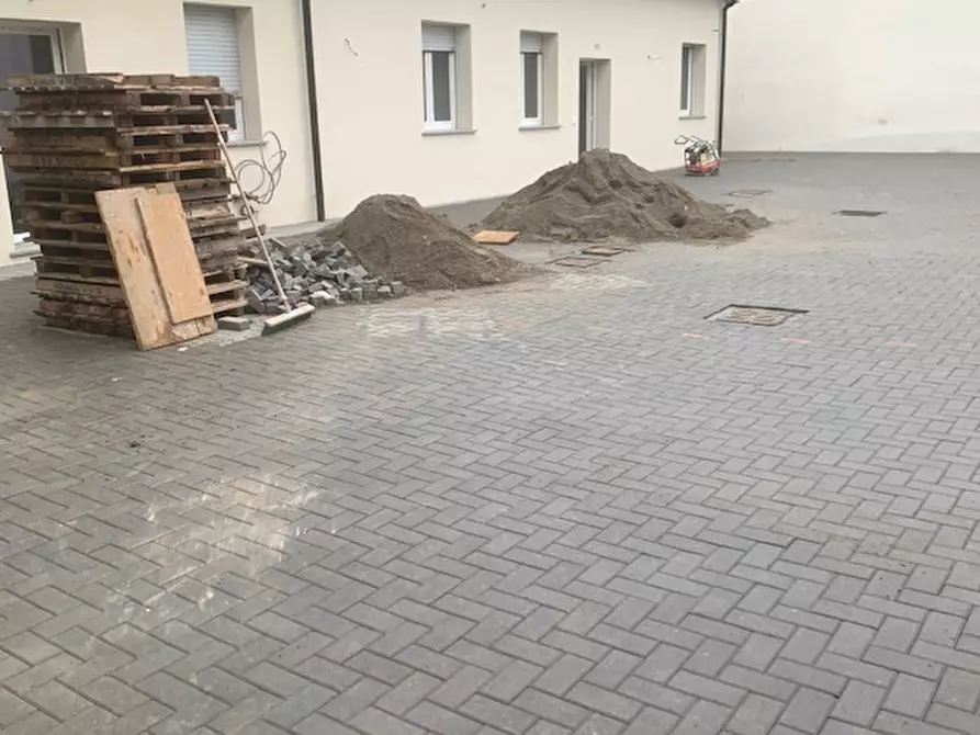 Immagine 28 di Appartamento in affitto  a Seregno